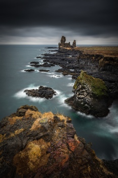 Lóndrangar