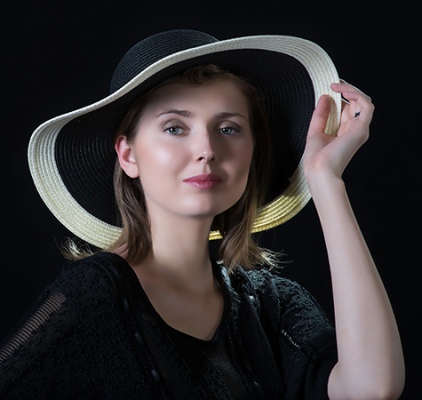 girl with hat　2