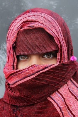 Her Glance -Sri Lanka