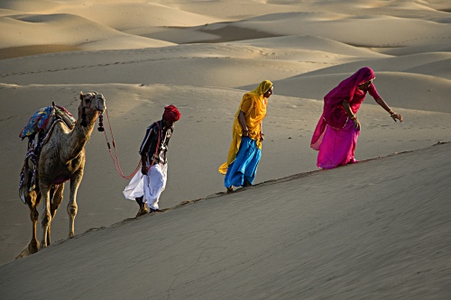  WALKING ON DESERT