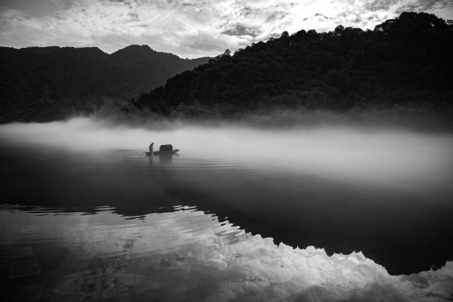 Song of fishing in East River