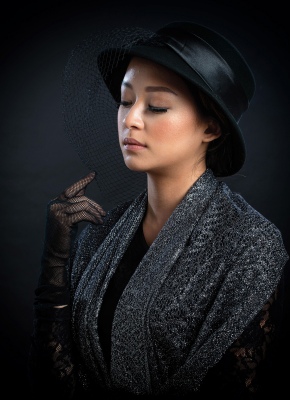  Indoor light portrait 4