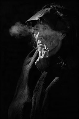 Yi ethnic granny