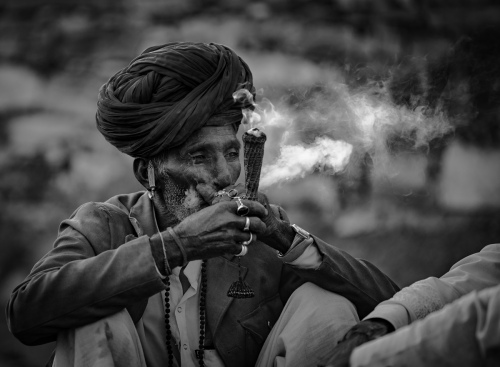 THE SMOKER