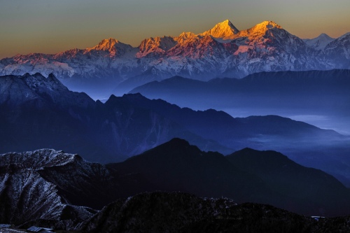 Sun shines on the golden mountain