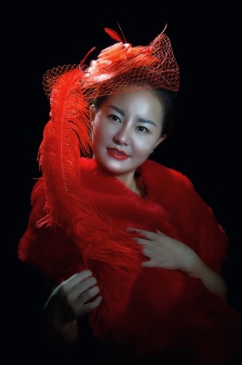  Lady in red