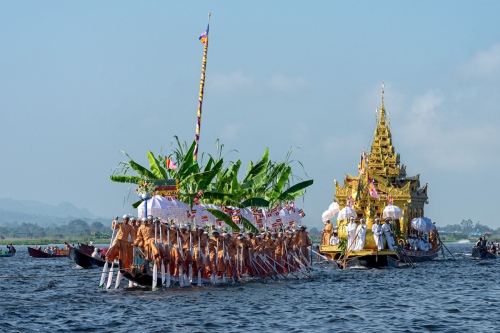  Phaung Daw Oo Pagoda Festival 01